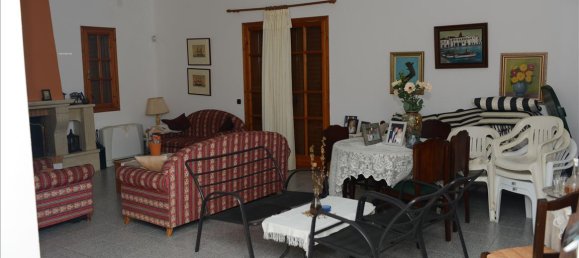 7 bedrooms Commercial property in Gazi, Greece No. 5957 2