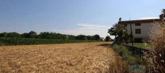 Terreno en Udine, Italy 2040 m² No. 23617 26