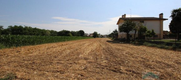 Terreno en Udine, Italy 2040 m² No. 23617 8