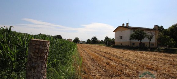 Terreno en Udine, Italy 2040 m² No. 23617 21