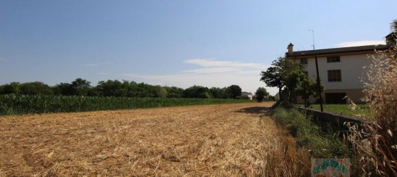 Terreno en Udine, Italy 2040 m² No. 23617 28