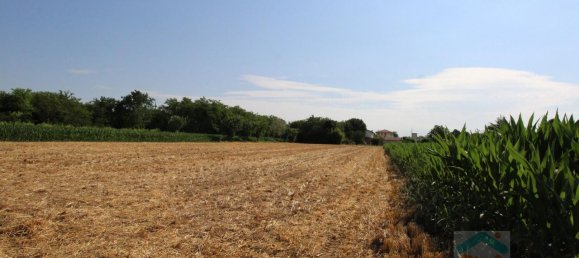 Terreno en Udine, Italy 2040 m² No. 23617 11