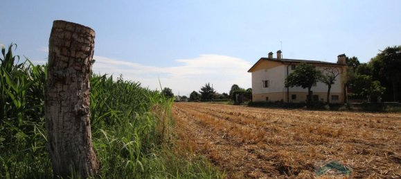 Terreno en Udine, Italy 2040 m² No. 23617 33