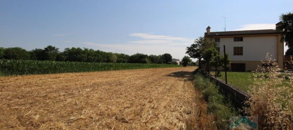 Terreno en Udine, Italy 2040 m² No. 23617 30