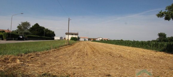 Terreno en Udine, Italy 2040 m² No. 23617 3