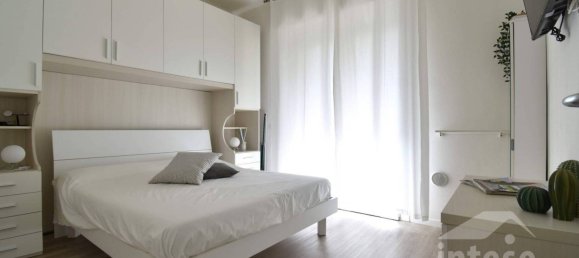 2 bedrooms Apartment in Ravenna, Italy No. 85124 8