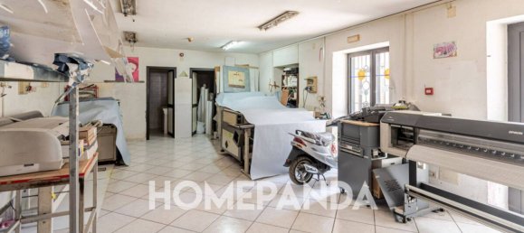 3-salle Propriété commerciale à Pomigliano d'Arco, Italy No. 302218 23