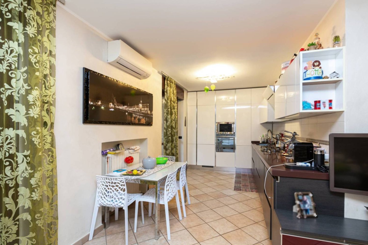 2 Schlafzimmer Wohnung in Turin, Italy, Nr. 49763