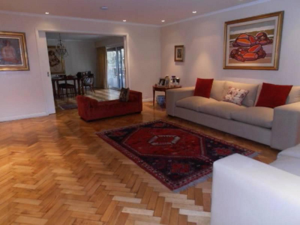 Apartamento de 3 dormitorios en Buenos Aires, Argentina No. 81123