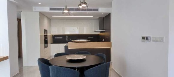 3 bedrooms Apartment in Limassol, Cyprus No. 16679 9