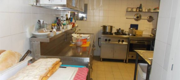 2 rooms Commercial property in Florence, Italy No. 41488 3