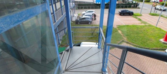 30m² Office in Bientina, Italy No. 27964 9