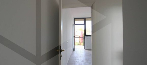 30m² Office in Bientina, Italy No. 27964 2