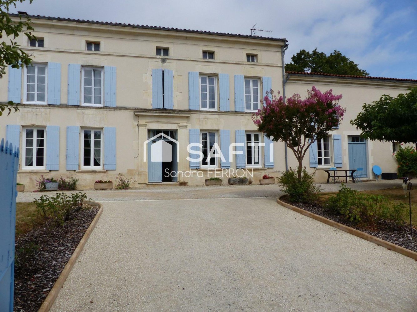 Дом с 4 спальнями в Приморская Шаранта, Франция № 277472