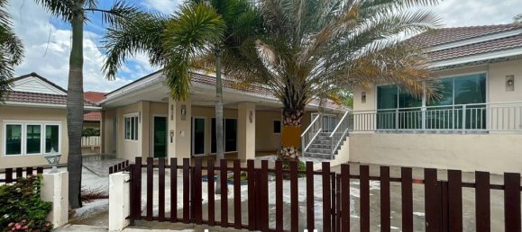 4 bedrooms Villa in Hua Hin, Thailand No. 20419 2