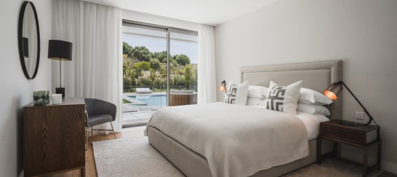 5 bedrooms Villa in Estepona, Spain No. 3068 11