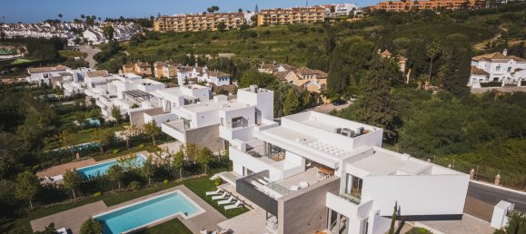 5 bedrooms Villa in Estepona, Spain No. 3068 26