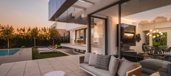 5 bedrooms Villa in Estepona, Spain No. 3068 24