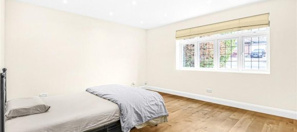 4 bedrooms House in Barnet, United Kingdom No. 6457 11