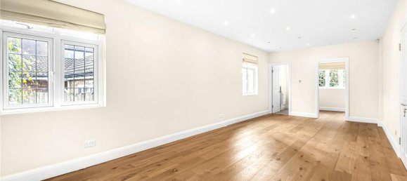 4 bedrooms House in Barnet, United Kingdom No. 6457 5