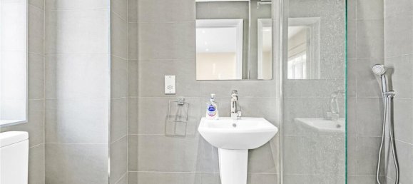 4 bedrooms House in Barnet, United Kingdom No. 6457 12