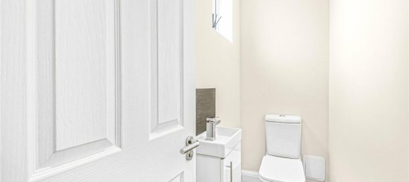 4 bedrooms House in Barnet, United Kingdom No. 6457 10