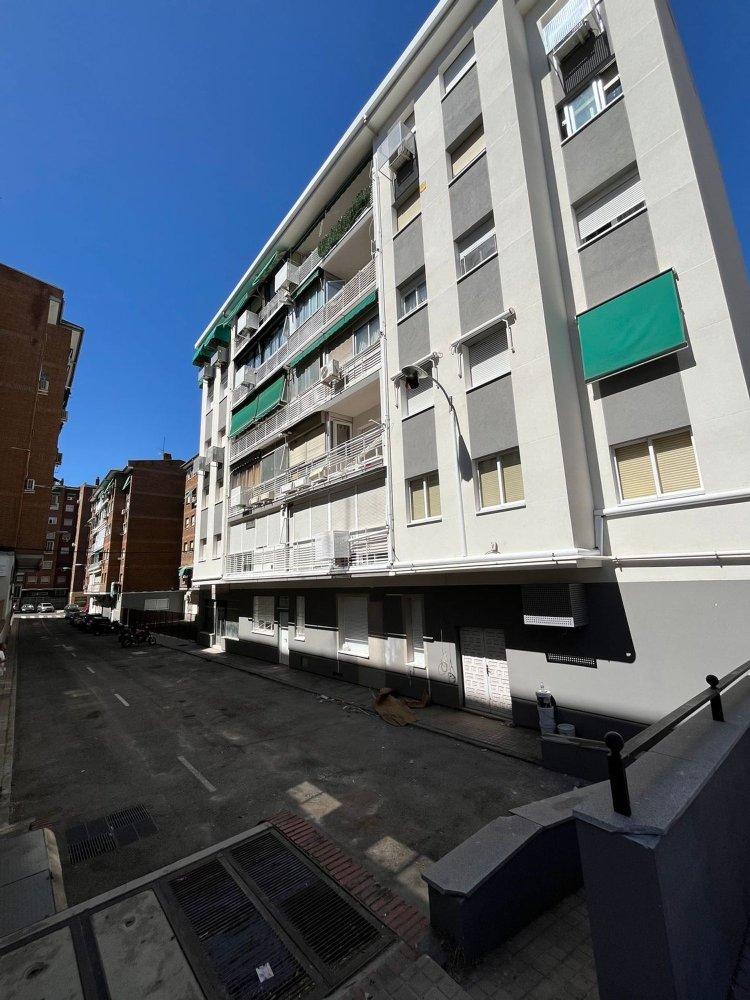 Propiedad comercial en Madrid, Spain 75 m² No. 272676