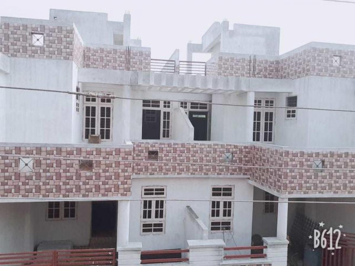 2 bedrooms House in Lucknow, India No. 29234