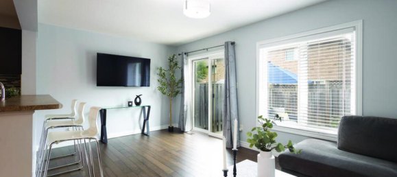 3 bedrooms House in Hamilton, Canada No. 759 9