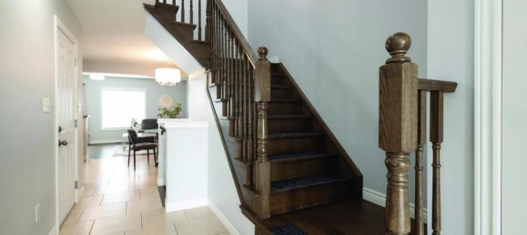 3 bedrooms House in Hamilton, Canada No. 759 6