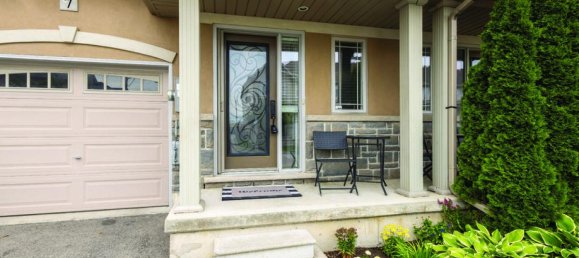 3 bedrooms House in Hamilton, Canada No. 759 2