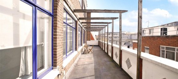 3 bedrooms Apartment in London, United Kingdom No. 3526 2