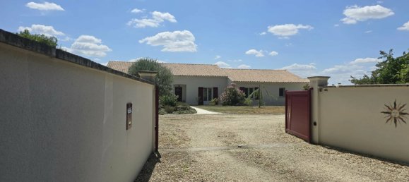 4 Schlafzimmer Haus in Charente, France, Nr. 277477 26
