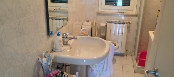 5 rooms House in Massa, Italy No. 155224 11
