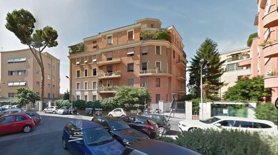 Квартира с 3 комнатами в Рим, Италия № 36356