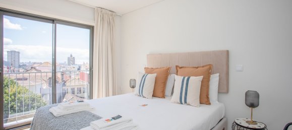 3 bedrooms Apartment in Porto, Portugal No. 97139 18