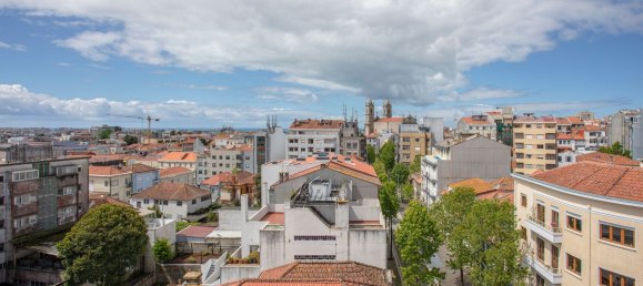 3 bedrooms Apartment in Porto, Portugal No. 97139 25