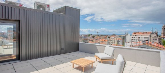 3 bedrooms Apartment in Porto, Portugal No. 97139 36