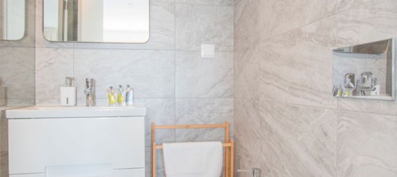 3 bedrooms Apartment in Porto, Portugal No. 97139 21