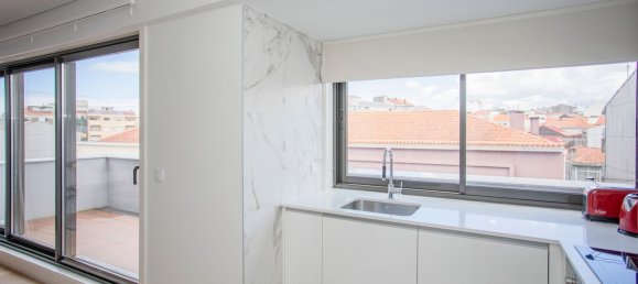 3 bedrooms Apartment in Porto, Portugal No. 97139 10