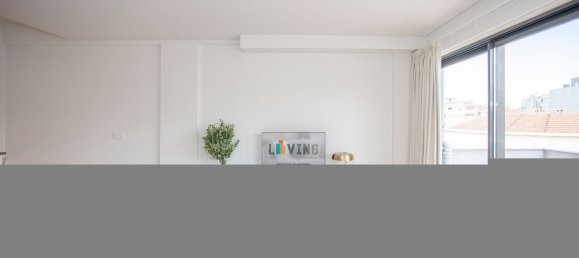 3 bedrooms Apartment in Porto, Portugal No. 97139 9