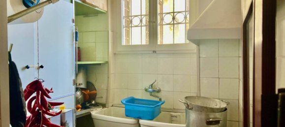 2 rooms Commercial property in Florence, Italy No. 39649 8