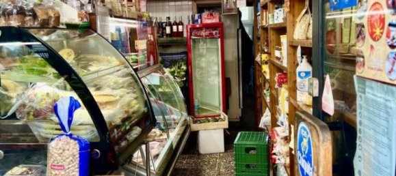 2 rooms Commercial property in Florence, Italy No. 39649 3