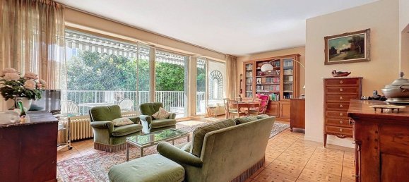 2 Schlafzimmer Wohnung in Garches, France, Nr. 182829 3