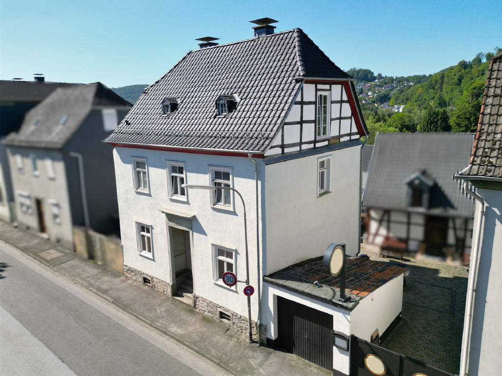 8 rooms Townhouse in Hochsauerlandkreis, Germany No. 371033