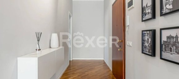 Квартира с 3 комнатами в Корсико, Италия № 181200 15