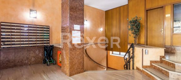 Квартира с 3 комнатами в Корсико, Италия № 181200 19