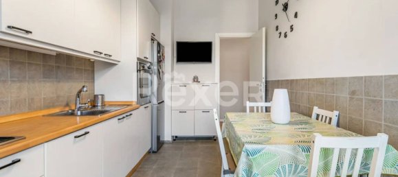 Квартира с 3 комнатами в Корсико, Италия № 181200 6