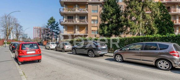 Квартира с 3 комнатами в Корсико, Италия № 181200 23