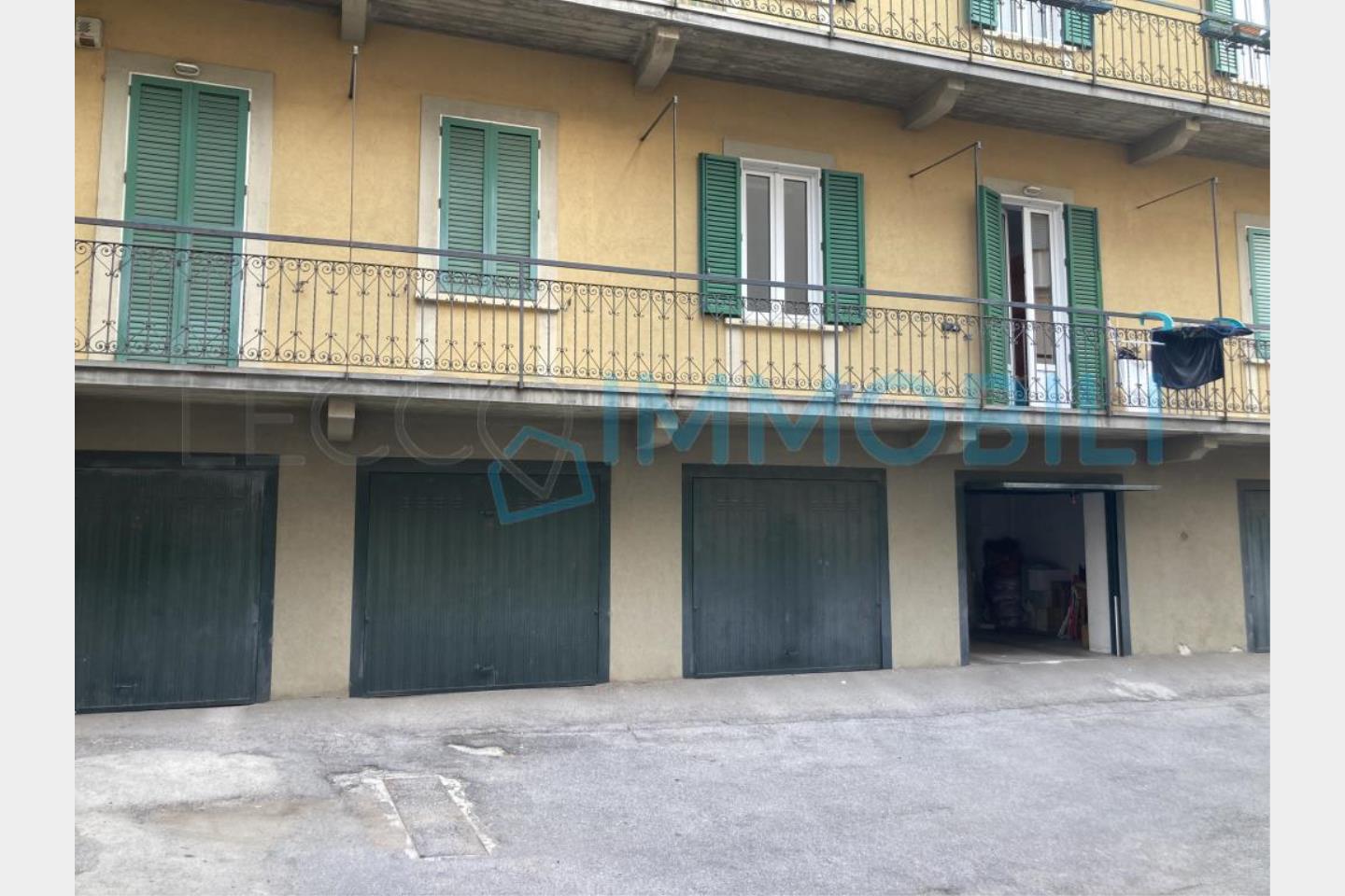 Garaje en Lecco, Italy 18 m² No. 175970